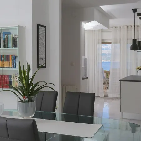 Komplett Ausgestattete Fuer 7 Personen By Interhome * سوبيتار