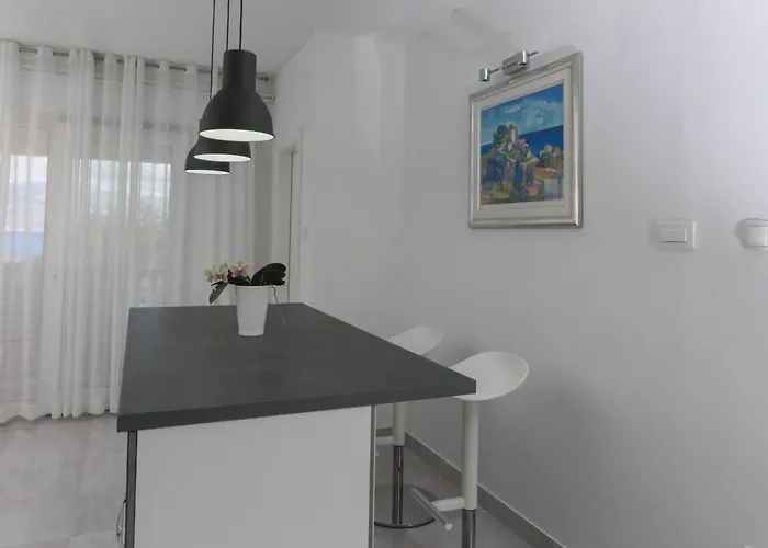 Komplett Ausgestattete Fuer 7 Personen By Interhome Apartment